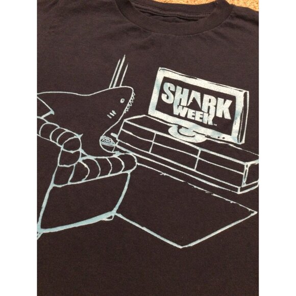 4T VGUC Blue Shark Week Tee - Picture 2 of 4